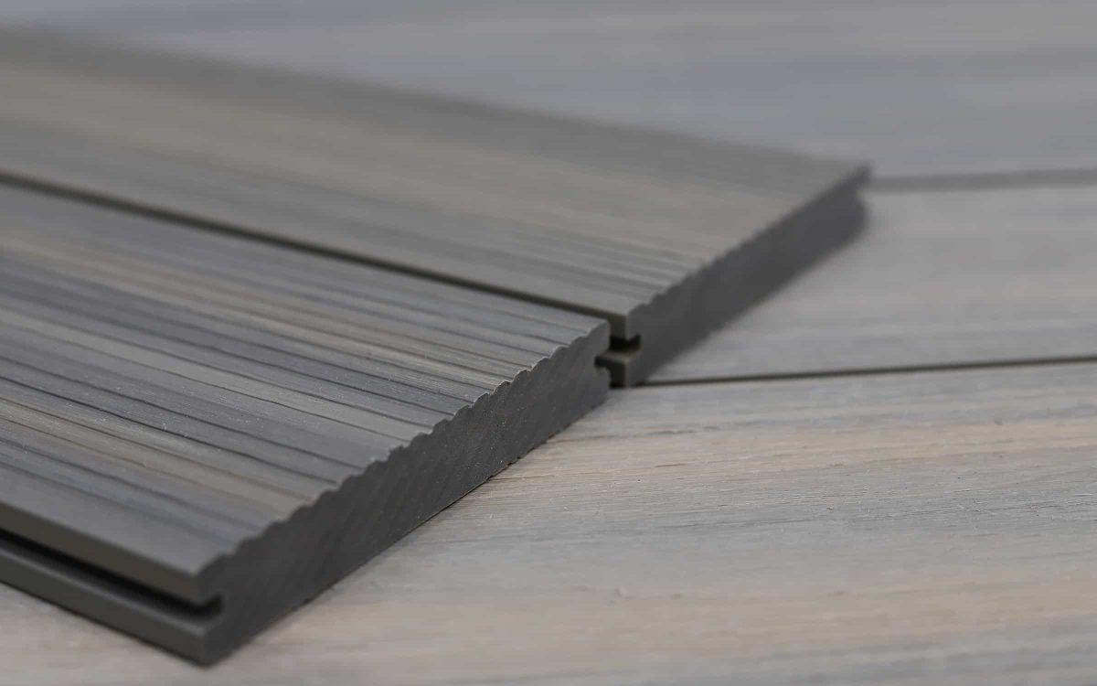 Difference Between Composite Decking With Grooves And Without Grooves?